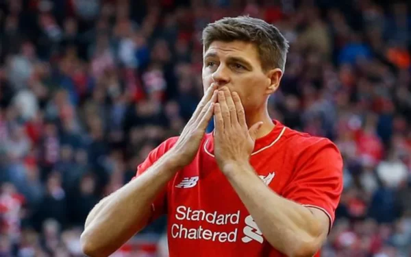 Steven Gerrard là ai? Giải mã phong cách thi đấu của huyền thoại số 8